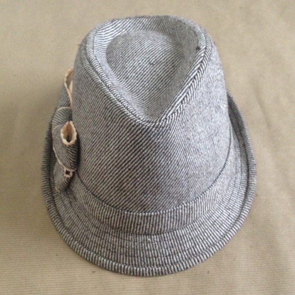 SOLD - Cute Tweed Hat - Picture 3 of 4