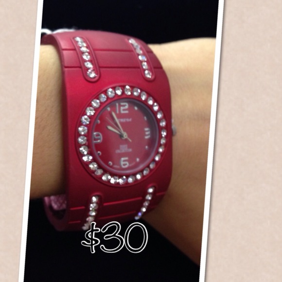 FASHION WATCH - Picture 1 of 1