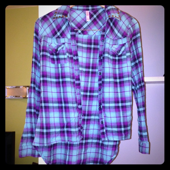 Cute teal mint studded flannel - Picture 1 of 4
