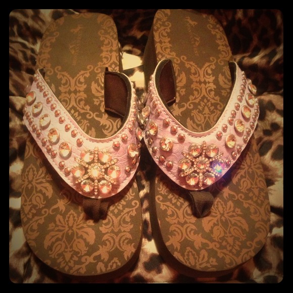 ⭐⭐REDUCED!!⭐⭐Very cute purple studded flip flops!