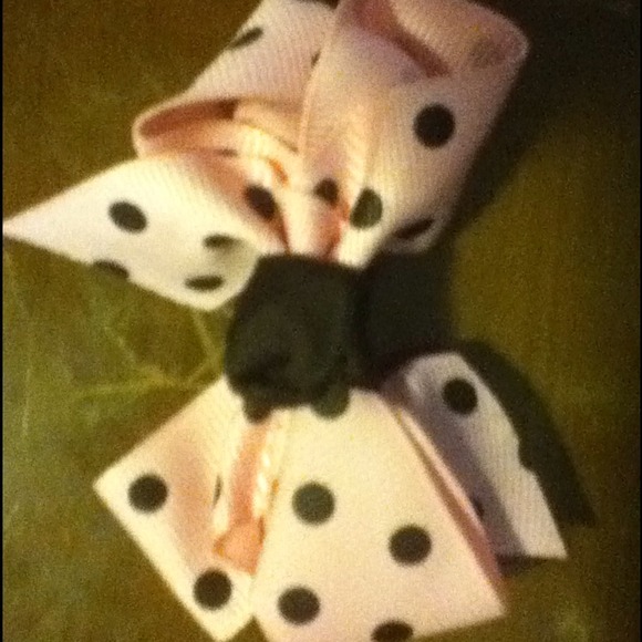 Pink polka dot bow