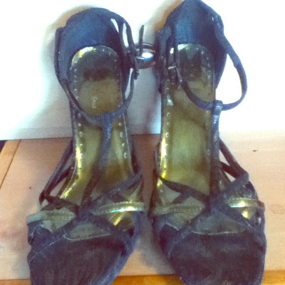 Black and Gold Michael Antonio Heels size 10