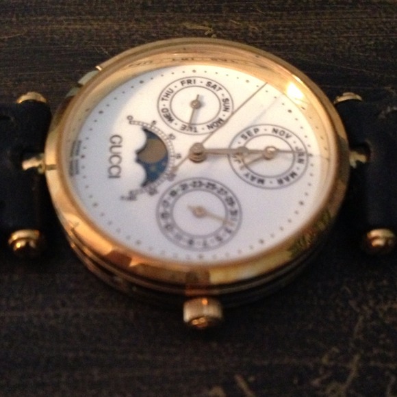 GUCCI WOMEN'S WATCH WITH BLACK LEATHER BAND - Picture 4 of 4