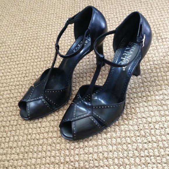 Franco Sarto peep toe heels