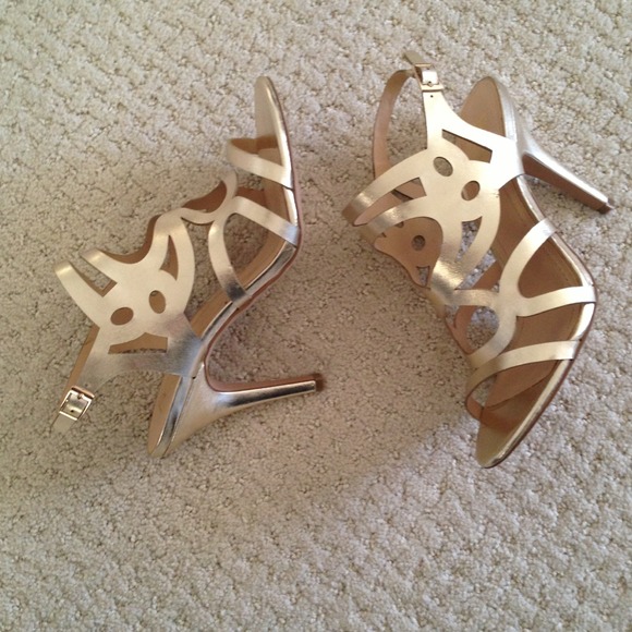 BCBG Shoes - RESERVED: heels + flats