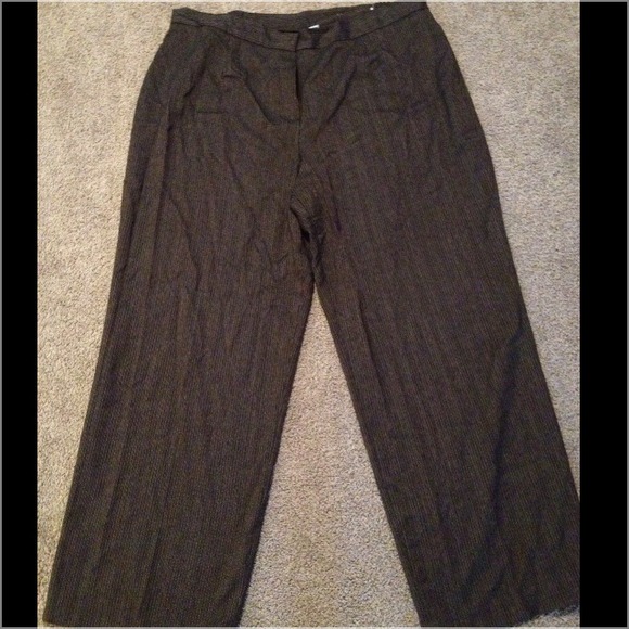 Plus size Women's slacks Black/white Size 22w🌹