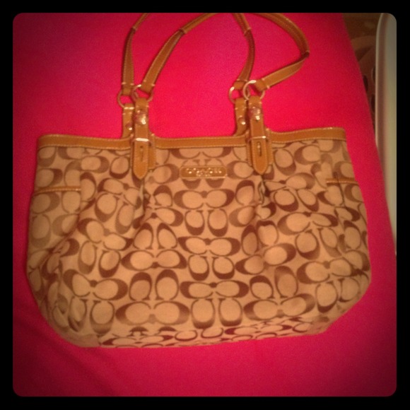 ⭐⭐REDUCED!!⭐⭐Coach purse!