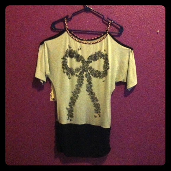 Black white and pink top
