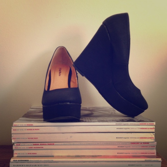 HOLD Black Platform Wedges