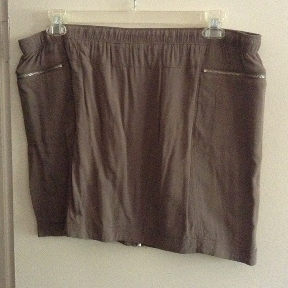 SOLD! MK Skirt! - Picture 3 of 3