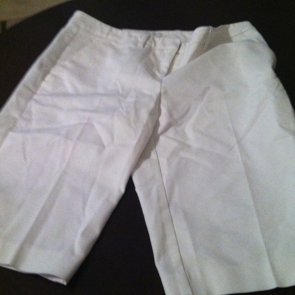 Ny&co bermuda shorts size 6