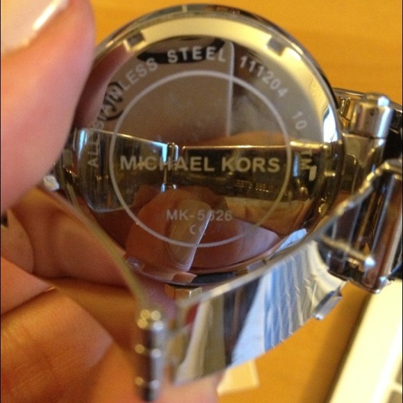 Micheal Kors watch - Picture 2 of 4