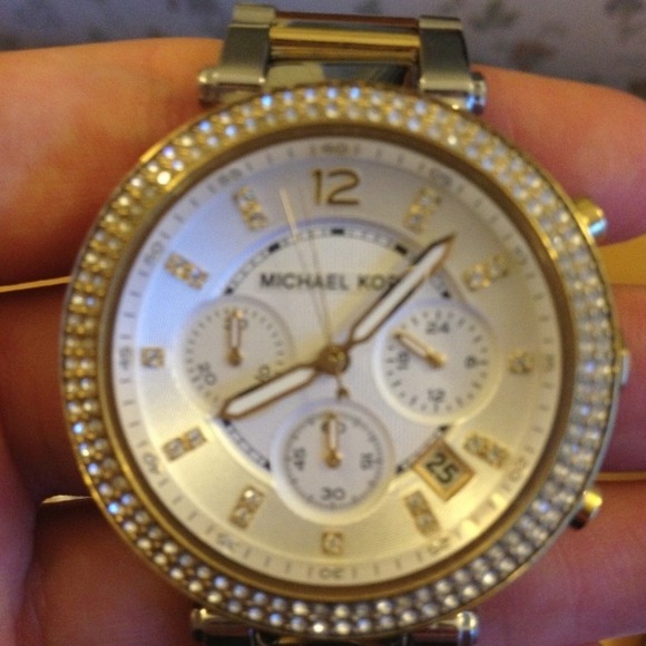 Micheal Kors watch - Picture 3 of 4