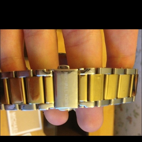 Micheal Kors watch - Picture 4 of 4