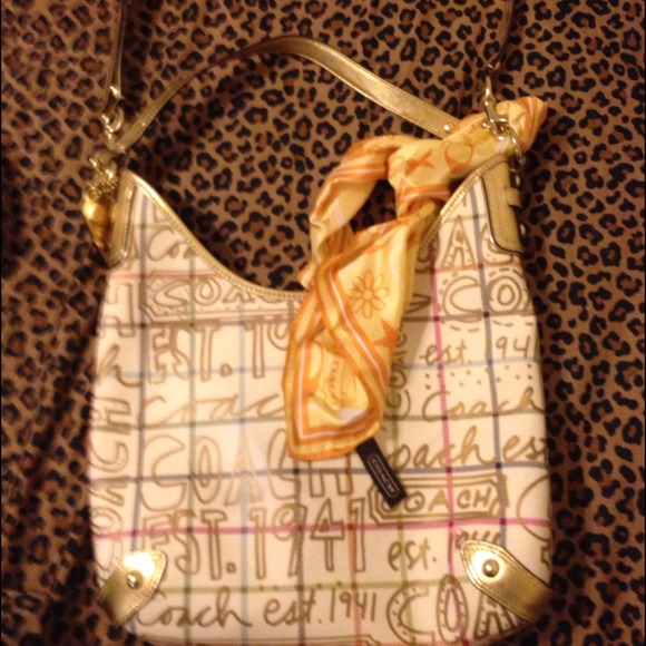❗❗Reduced Authentic Coach Multi- Strap Purse - Picture 2 of 4