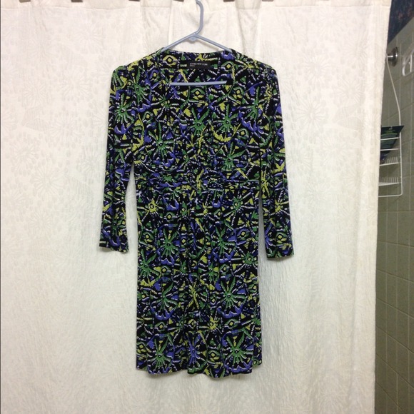 Patterned casual dress. Extremely comfortable! - Picture 3 of 4