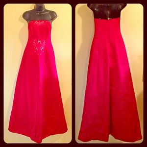 NWT Red Prom/Homecoming/Military Ball Gown