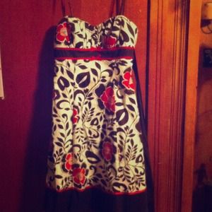 Size 4, dress. Great for any occasion.