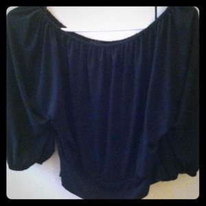 Express off the shoulder mid waist top 🎀