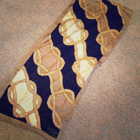 Oscar by Oscar de la Renta scarf