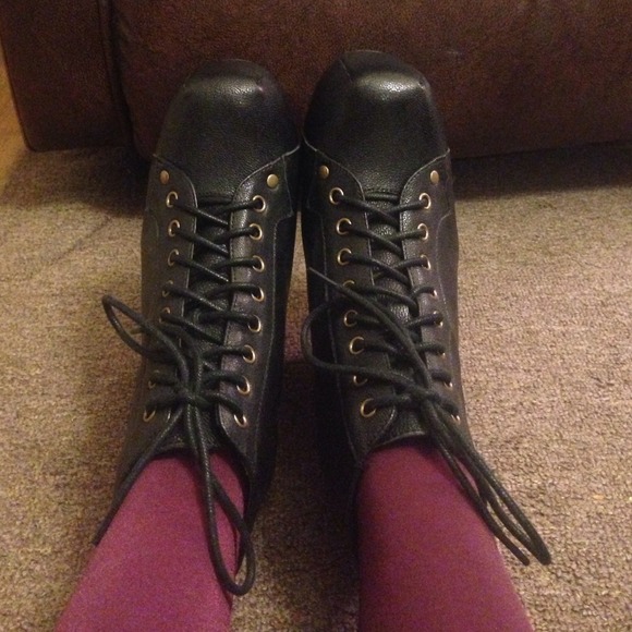 Brand new Jeffery Campbell's - Picture 3 of 4