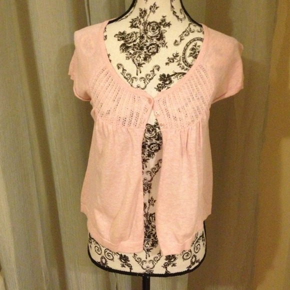 Light pink short sleeve sweater