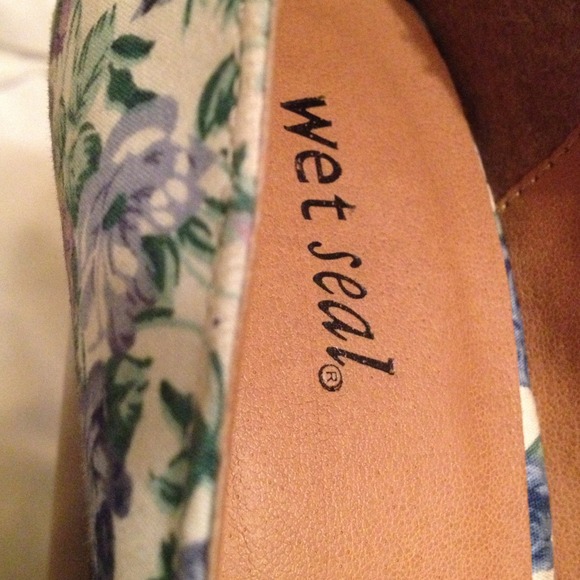 6in Pumps - Picture 6 of 6