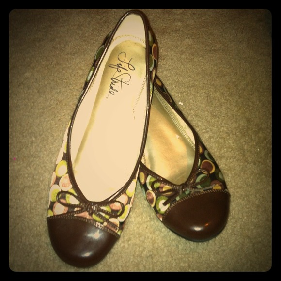 Circle Design Flats
