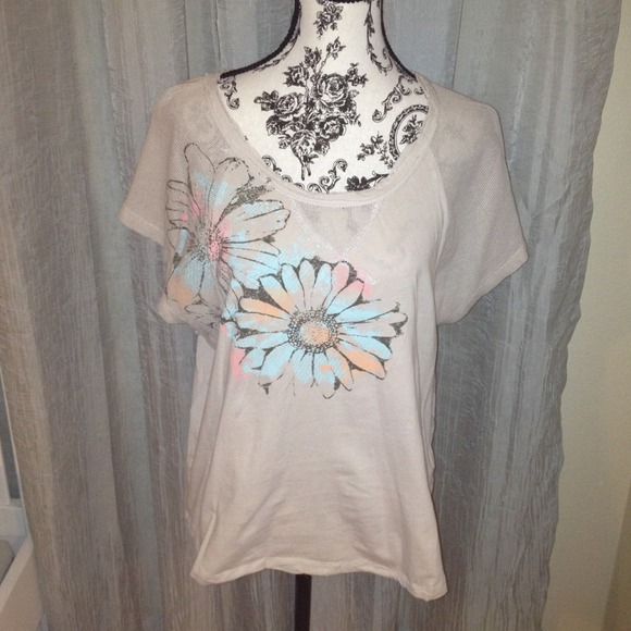Casual cute tee!