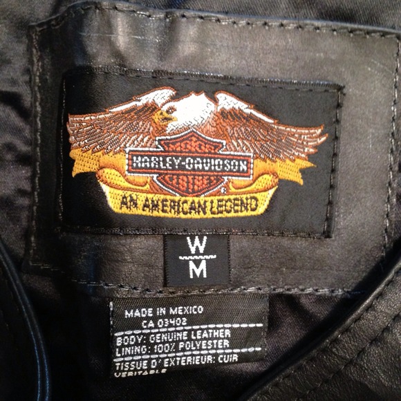 SOLD IN BUNDLE-✔Black Harley Davidson leather vest - Picture 2 of 3