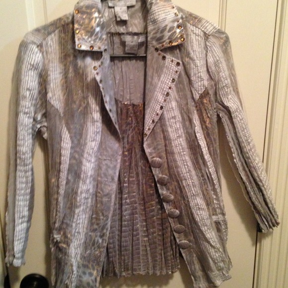 Two piece Alberto Makali tank top and over jacket