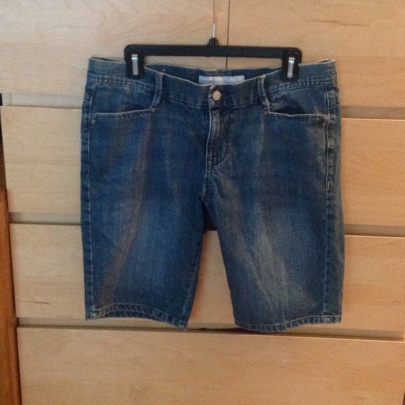 TRADED *******Old Navy 12 jean bermudas