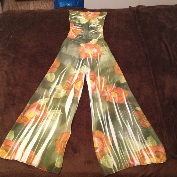 Jumpsuit - Picture 2 of 3