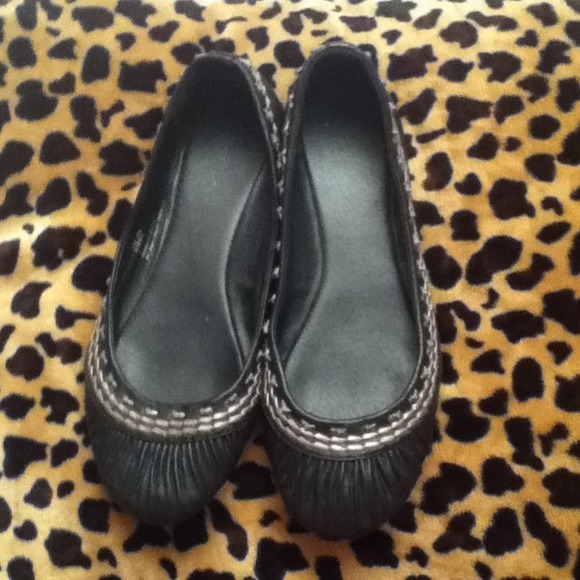 Black flats - Picture 1 of 2