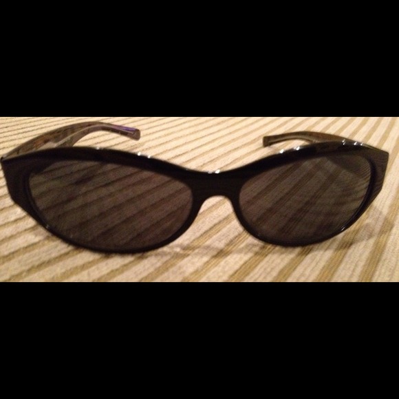 ✨SOLD✨Authentic Burberry sunglasses