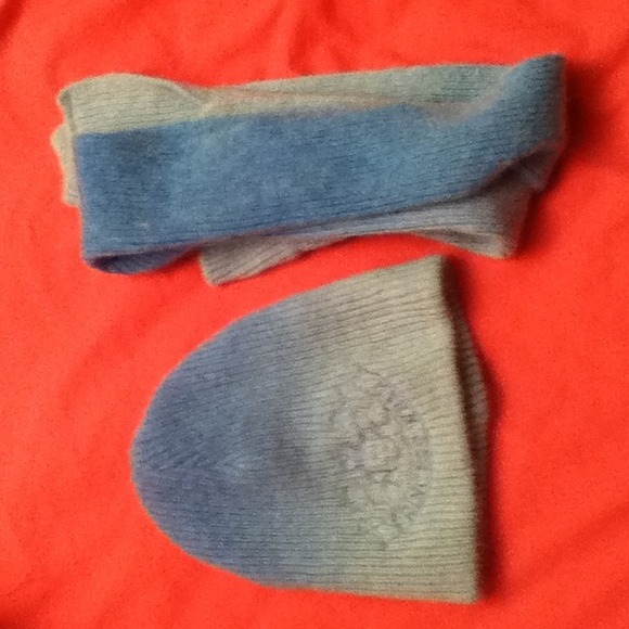 Hat and scarf - Picture 2 of 2