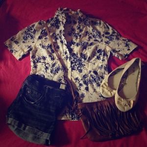 Hawaiian flowery top