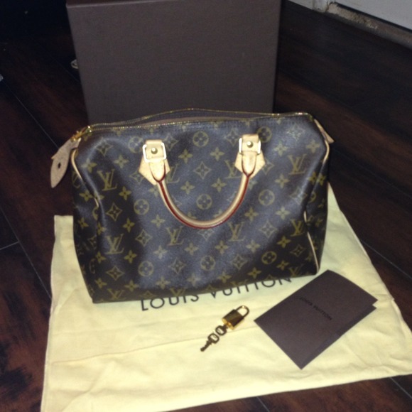 Authentic Speedy 30
