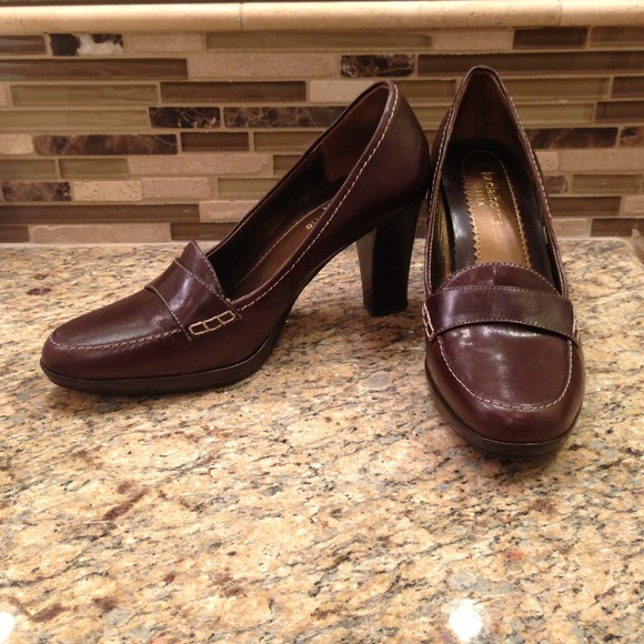***SOLD*** Liz Claiborne Flex Heel size 7