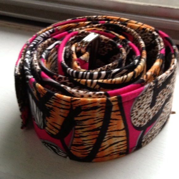 FREE w $25 Purchase ๐Boutique Pink Belt - Picture 2 of 2