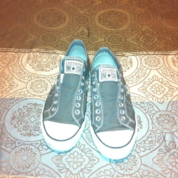 Grey converse