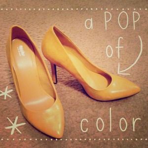 Mustard yellow Mossimo pumps
