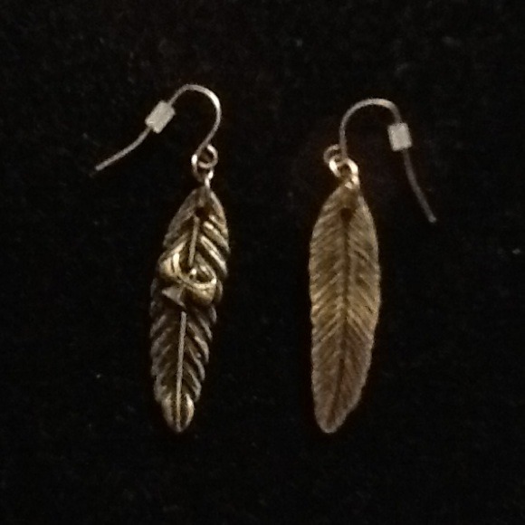 VINTAGE EARRINGS - Picture 2 of 2