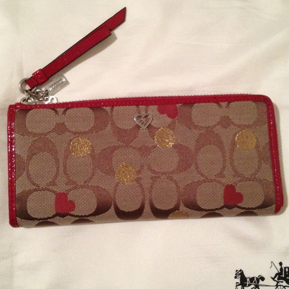 Authentic coach wallet❤