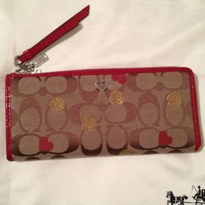 Authentic coach wallet❤