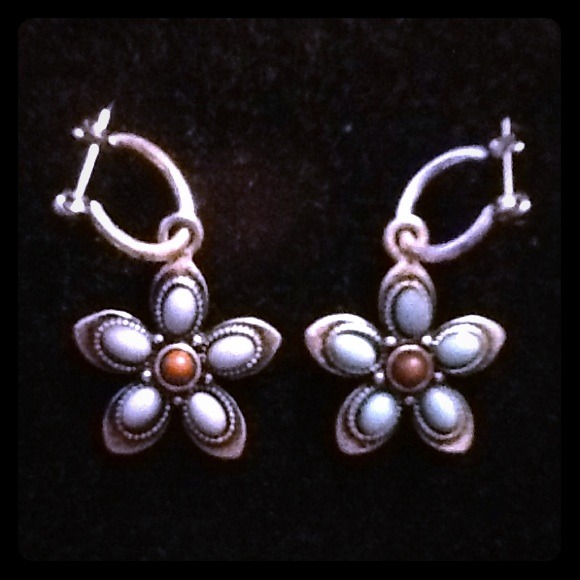 VINTAGE/CRAFT FLOWER EAARINGS