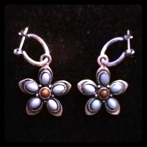 VINTAGE/CRAFT FLOWER EAARINGS
