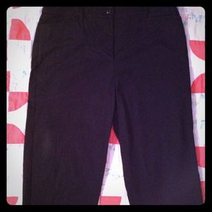 Briggs New York jet black Capris
