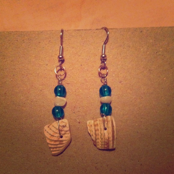 Beachy earrings :)