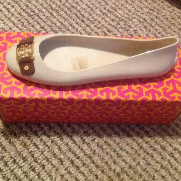 Tory Burch Shoes - New TORY BURCH Ivory Jelly Driver Shoes Size US 6
